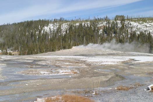 USA WY YellowstoneNP 2004NOV01 OldFaithful 011